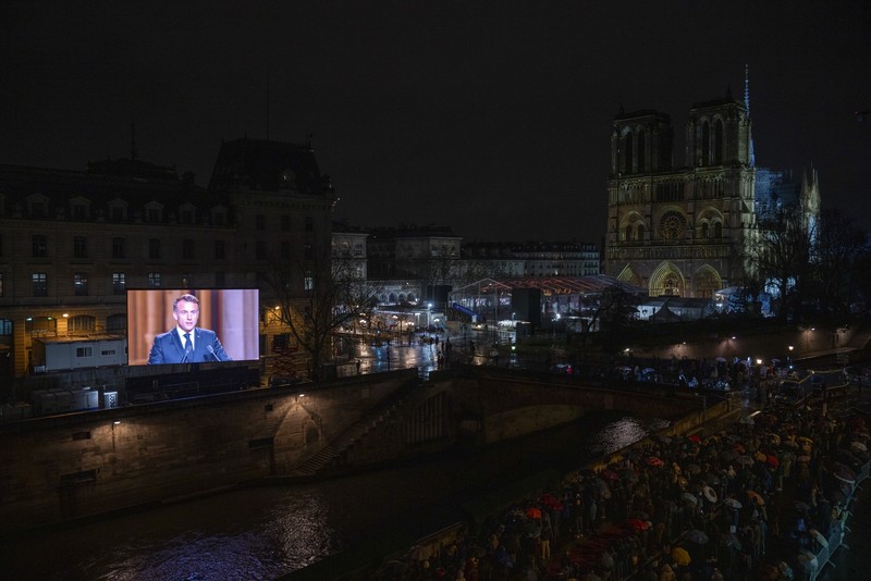 Lima tahun setelah kebakaran dahsyat yang meluluhlantakkan Katedral Notre Dame di Paris, landmark ikonis yang merupakan Situs Warisan Dunia UNESCO 2019 ini kembali dibuka untuk publik. (REUTERS/Christian Hartmann) Lima tahun setelah kebakaran dahsyat yang meluluhlantakkan Katedral Notre Dame di Paris, landmark ikonis yang merupakan Situs Warisan Dunia UNESCO 2019 ini kembali dibuka untuk publik. (REUTERS/Christian Hartmann)