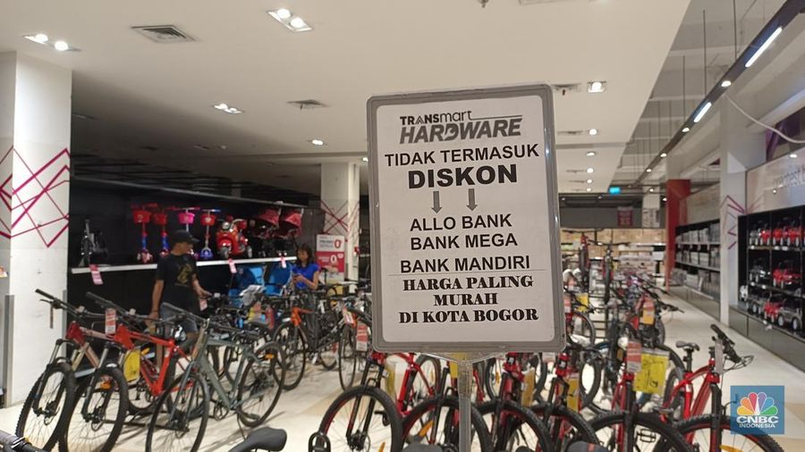Sepeda Diskon Jutaan di Transmart Full Day Sale. (CNBC Indonesia/Martyasari Rizky)