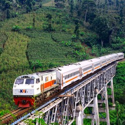 Prabowo Hidupkan Lagi Proyek Kereta Semi Cepat JKT-SBY, KAI Buka Suara