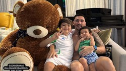 Home Sweet Home! Jessica Iskandar dan Vincent Akhirnya Kumpul dengan Anak