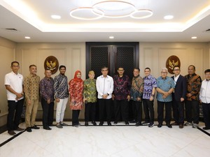 Menaker Terima Audiensi Himsataki, Bahas Program Pelatihan Penempatan PMI