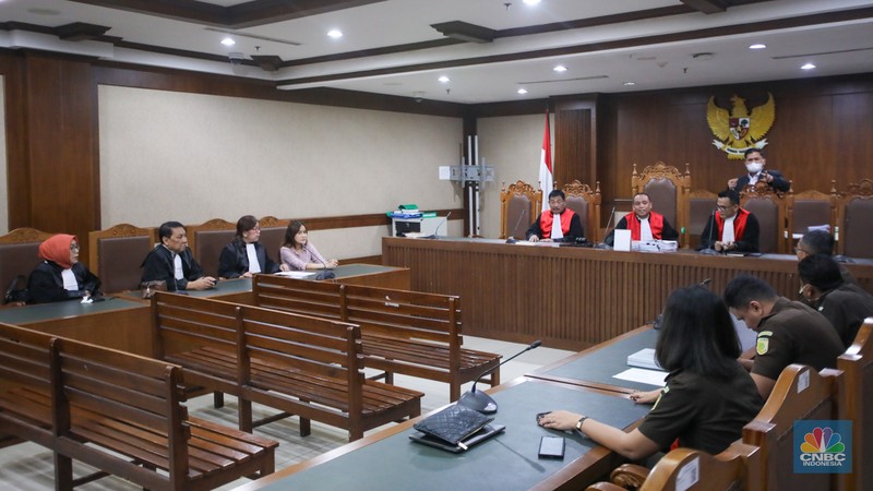 Mantan terpidana kasus pembunuhan berencana terhadap Wayan Mirna Salihin, Jessica Kumala Wongso menghadiri sidang lanjutan peninjauan kembali (PK) di Pengadilan Negeri Jakarta Pusat, Jakarta, Senin (9/12/2024).  (CNBC Indonesia/Faisal Rahman)