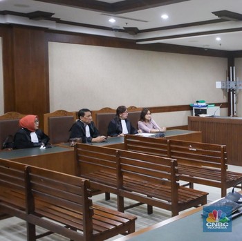 Potret Jessica Wongso di Sidang PK: Tampil Elegan dan Tebar Senyuman
