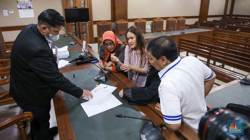 Mantan terpidana kasus pembunuhan berencana terhadap Wayan Mirna Salihin, Jessica Kumala Wongso menghadiri sidang lanjutan peninjauan kembali (PK) di Pengadilan Negeri Jakarta Pusat, Jakarta, Senin (9/12/2024). (CNBC Indonesia/Faisal Rahman) Mantan terpidana kasus pembunuhan berencana terhadap Wayan Mirna Salihin, Jessica Kumala Wongso menghadiri sidang lanjutan peninjauan kembali (PK) di Pengadilan Negeri Jakarta Pusat, Jakarta, Senin (9/12/2024). (CNBC Indonesia/Faisal Rahman)