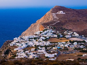Folegandros di Yunani Pas buat Slow Living, Transportasi Masih Pakai Keledai