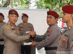 Polres Trenggalek Ganjar Penghargaan 3 Anggota Berprestasi di HUT Reserse