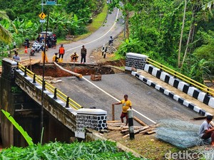 Menyusuri Jalur Loji-Palangpang yang Sempat Diterjang Bencana