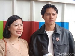 Video: Persiapan Natal Felicya Angelista dan Caesar Hito Video: Persiapan Natal Felicya Angelista dan Caesar Hito