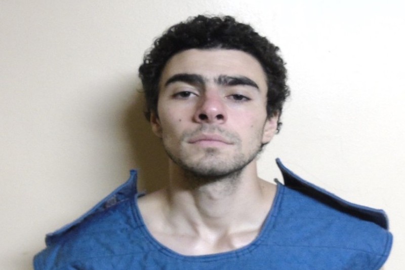 Setelah pencarian intensif selama lima hari, otoritas berhasil menangkap Luigi Mangione, 26 tahun, yang diduga sebagai pelaku penembakan terhadap eksekutif UnitedHealth, Brian Thompson, di luar sebuah hotel di Manhattan pekan lalu. (via REUTERS/FOX News Channel) Setelah pencarian intensif selama lima hari, otoritas berhasil menangkap Luigi Mangione, 26 tahun, yang diduga sebagai pelaku penembakan terhadap eksekutif UnitedHealth, Brian Thompson, di luar sebuah hotel di Manhattan pekan lalu. (via REUTERS/FOX News Channel)