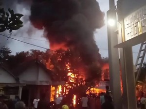 Gudang Ban di Jombang Ludes Terbakar Gegara Ledakan Elpiji