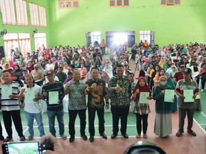 Pemkab Kediri Serahkan Sertifikat PTSL, Kebut Legalitas Aset Milik Warga
