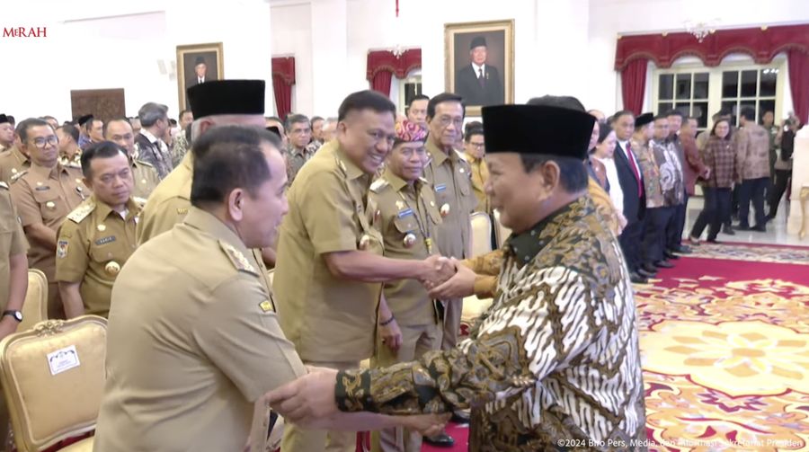 Prabowo Penyerahan DIPA dan Buku Alokasi Transfer Ke Daerah Tahun Anggaran 2025 di Istana Negara, Jakarta, Selasa (10/12/2024). (Tangkapan layar Youtube Setpres RI)