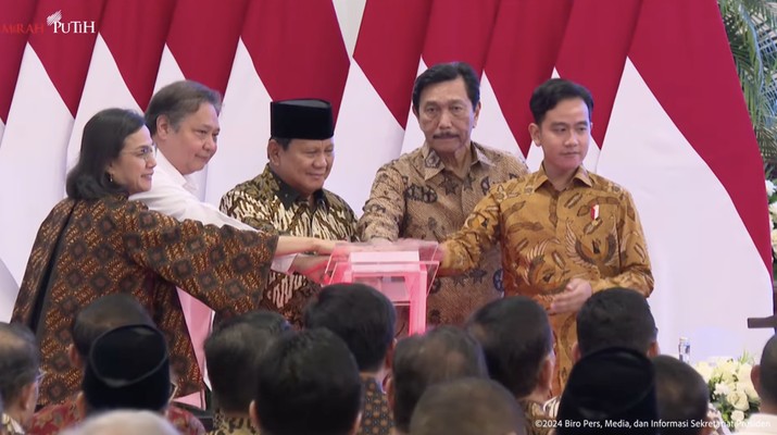 Prabowo Penyerahan DIPA dan Buku Alokasi Transfer Ke Daerah Tahun Anggaran 2025 di Istana Negara, Jakarta, Selasa (10/12/2024). (Tangkapan layar Youtube Setpres RI)