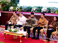 Detik-Detik Prabowo Resmi Serahkan DIPA 2025 ke Menteri-Kepala Badan