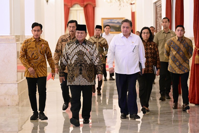 Presiden Prabowo Subianto resmi menyerahkan Daftar Isian Penyelenggaraan Anggaran (DIPA) Tahun Anggaran 2025 kepada kementerian dan lembaga pada hari ini, Selasa (10/12/2024). Selain penyerahan DIPA, Prabowo juga menyerahkan Buku Alokasi Transfer Ke Daerah Tahun Anggaran 2025. (Dok: Muchlis JR- Biro Pers Sekertariat Presiden) Presiden Prabowo Subianto resmi menyerahkan Daftar Isian Penyelenggaraan Anggaran (DIPA) Tahun Anggaran 2025 kepada kementerian dan lembaga pada hari ini, Selasa (10/12/2024). Selain penyerahan DIPA, Prabowo juga menyerahkan Buku Alokasi Transfer Ke Daerah Tahun Anggaran 2025. (Dok: Muchlis JR- Biro Pers Sekertariat Presiden)
