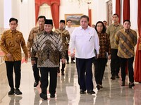 Saat Dunia Suram, Ekonomi RI Diramal Tetap Cerah di 2025!