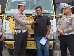 Viral Truk Muat Pasir Zig-zag di Lumajang, Sopir Diamankan