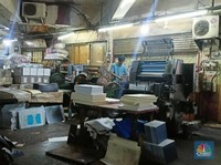 Toko Percetakan di Pasar Tebet Sepi Bak Kuburan, Pembeli Menghilang