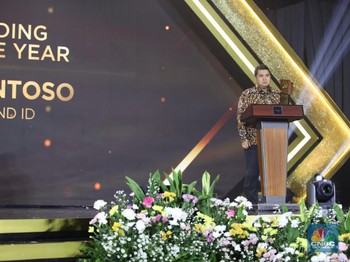 Hendi Prio Santoso Jadi Best CEO Holding Company of the Year