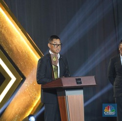 Mantap! Dirut PLN Dinobatkan Jadi CEO of The Year