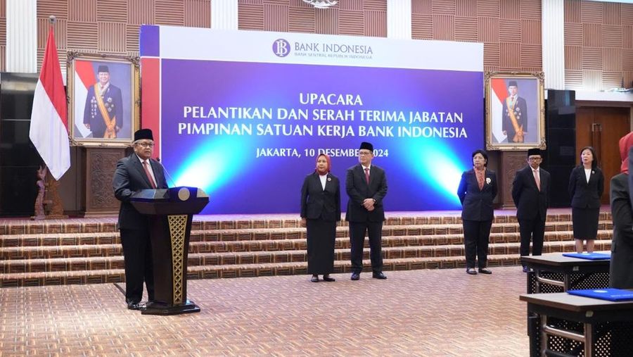 Upacara pelantikan dan serah terima jabatan pimpinan satuan kerja BI, Selasa (10/12/2024).