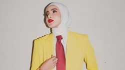 Olla Ramlan Malu-malu Akui Dekat dengan Pria Misterius