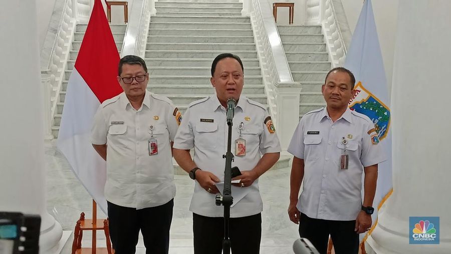 Kadisnakertrans Jakarta Hari Nugroho saat konferensi pers di Balaikota Jakarta, Rabu (11/12/2024), foto: CNBC Indonesia-Ferry Sandi