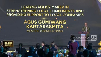 Video: Menteri Perindustrian Agus Gumiwang Dapat Penghargaan Ini