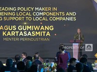 Video: Menteri Perindustrian Agus Gumiwang Dapat Penghargaan Ini