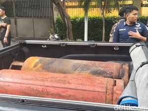 Olah TKP Selesai, Polisi Bawa Tabung Gas Bocor dari Tempat Spa Bulungan