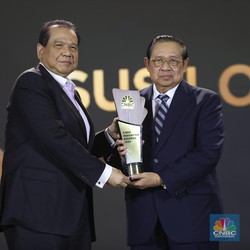 Punya Kontribusi Besar, SBY Raih Penghargaan Lifetime Achievement