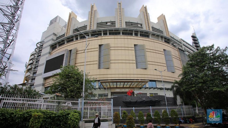 Suasana sepi pusat perbelanjaan Roxy Square di Jakarta, Rabu (11/12/2024). Roxy Square yang terkenal dengan pusat penjualan barang elektronik kuhusunya handphone dan aksesosris kini nampak sepi pengunjung. (CNBC Indonesia/Faisal Rahman)