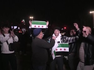 Video: Warga Damaskus Pesta Kembang Api Rayakan Jatuhnya Rezim Assad