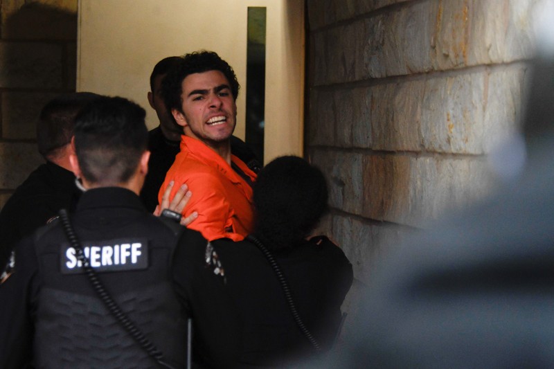 UNITEDHEALTH-CEO/ Luigi Mangione, 26, a suspect in the New York City killing of UnitedHealth executive Brian Thompson, arrives for an extradition hearing at Blair County Court House in Hollidaysburg, Pennsylvania, U.S. December 10, 2024. REUTERS/Matthew Hatcher