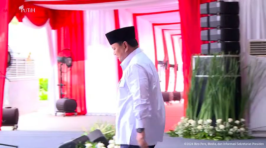 Presiden Prabowo meresmikan Terowongan Silaturahim Masjid Istiqlal-Gereja Katedral, Kamis (12/12/2024). (Tangkapan Layar Youtube Sekretariat Presiden)