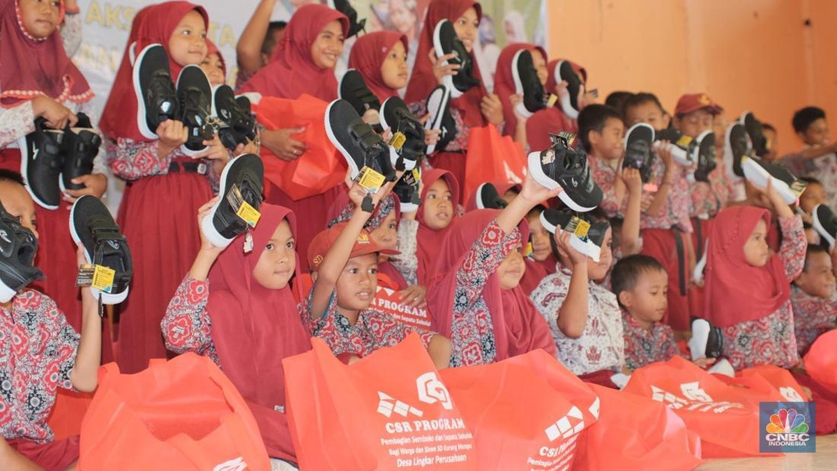 pt-gni_169 Motivasi Anak Sekolah Sekitar Kawasan, GNI Bagikan Ratusan Sepatu