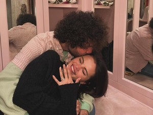Selena Gomez dan Benny Blanco Diduga Sudah Tunangan Beberapa Bulan Lalu