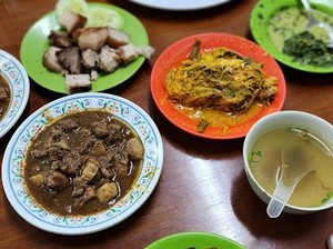 Lengkap! 10 Kuliner Enak dan Populer di Jalan Pramuka Jakarta Timur