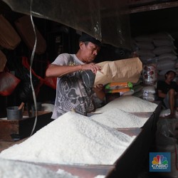 Penampakan Stok Beras Melimpah Jelang Nataru, Harganya Turun!