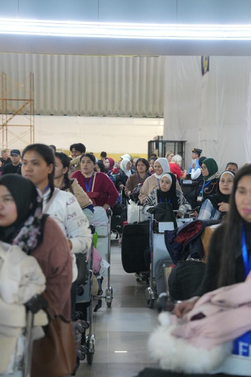 Pemerintah Republik Indonesia berhasil mengevakuasi Warga Negara Indonesia (WNI) yang terdampak konflik di Suriah. Pada tanggal 12 Desember 2024, sejumlah 37 WNI yang terdiri dari 35 WNI dan 2 staf pendamping KBRI Damascus, telah tiba dengan selamat di tanah air. Ketibaan terbagi ke dalam tiga penerbangan. (Kemlu)