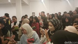Antusias Pembaca Sambut Novel Terbaru Eka Kurniawan di Surabaya