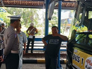 Persiapan Nataru, Bus di Terminal Lamongan Dilakukan Ramp Check
