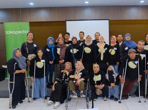 Tokopedia dan ShopTokopedia Berdayakan Wirausaha Difabel di Solo