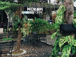Tempat Ngopi Hidden Gem Bernuansa Taman di Bandung