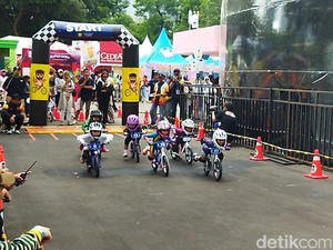 Serunya Balita Balapan Pushbike dalam Peringatan HUT Ke-23 Transmedia