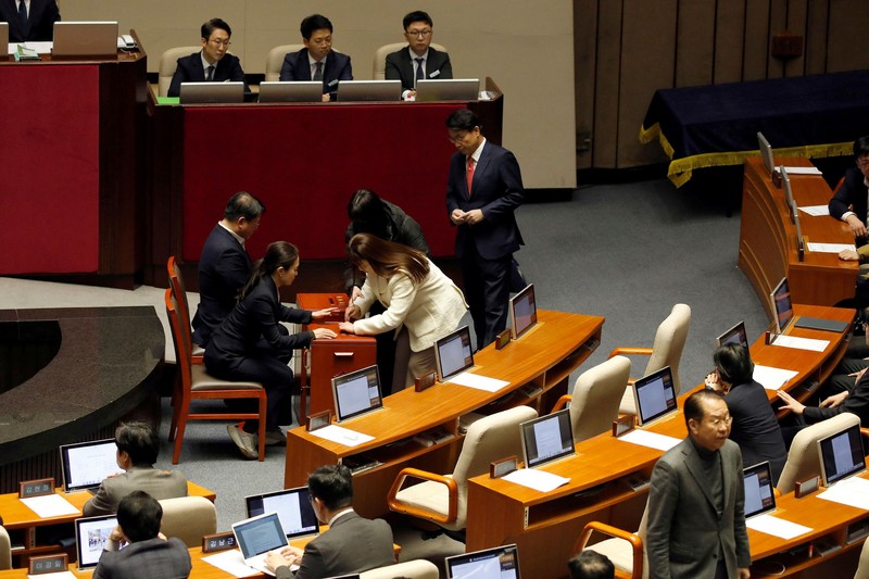 Suasana saat berlangsungnya sesi pleno pemungutan suara pemakzulan Presiden Yoon Suk Yeol di Majelis Nasional di Seoul, Korea Selatan, Sabtu (14/12/2024). (Woohae Cho/Pool via REUTERS) Suasana saat berlangsungnya sesi pleno pemungutan suara pemakzulan Presiden Yoon Suk Yeol di Majelis Nasional di Seoul, Korea Selatan, Sabtu (14/12/2024). (Woohae Cho/Pool via REUTERS)