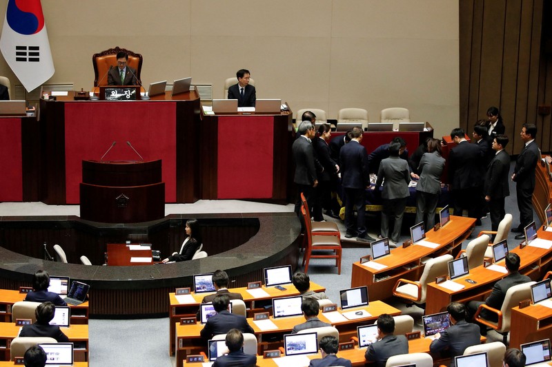 Suasana saat berlangsungnya sesi pleno pemungutan suara pemakzulan Presiden Yoon Suk Yeol di Majelis Nasional di Seoul, Korea Selatan, Sabtu (14/12/2024). (Woohae Cho/Pool via REUTERS) Suasana saat berlangsungnya sesi pleno pemungutan suara pemakzulan Presiden Yoon Suk Yeol di Majelis Nasional di Seoul, Korea Selatan, Sabtu (14/12/2024). (Woohae Cho/Pool via REUTERS)