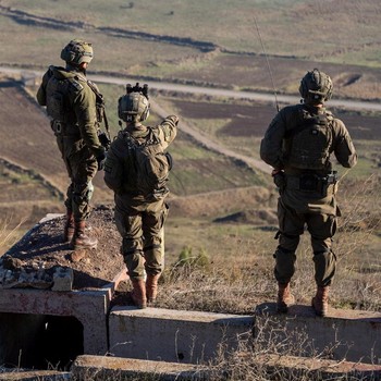 Potret Panas Perang Arab, Militer Israel Rebut Gunung Keramat Suriah