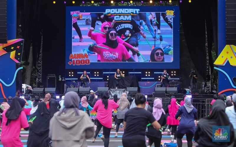 Puluhan balita antusias mengikuti lomba Push Bike kategori 5 tahun di acara Day 2 HUT Transmedia 23 yang dihelat di Istora Senayan, Jakarta, Minggu (15/12/2024). Puluhan balita antusias mengikuti lomba Push Bike kategori 5 tahun di acara Day 2 HUT Transmedia 23 yang dihelat di Istora Senayan, Jakarta, Minggu (15/12/2024). (CNBC Indonesia/Faisal Rahman)