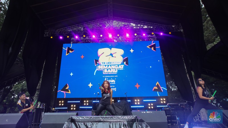 Puluhan balita antusias mengikuti lomba Push Bike kategori 5 tahun di acara Day 2 HUT Transmedia 23 yang dihelat di Istora Senayan, Jakarta, Minggu (15/12/2024). Puluhan balita antusias mengikuti lomba Push Bike kategori 5 tahun di acara Day 2 HUT Transmedia 23 yang dihelat di Istora Senayan, Jakarta, Minggu (15/12/2024). (CNBC Indonesia/Faisal Rahman)